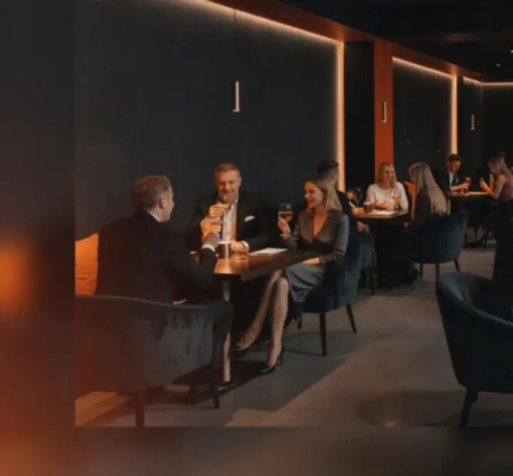 Hangulatos esti esemény a Restavio Hub étteremben